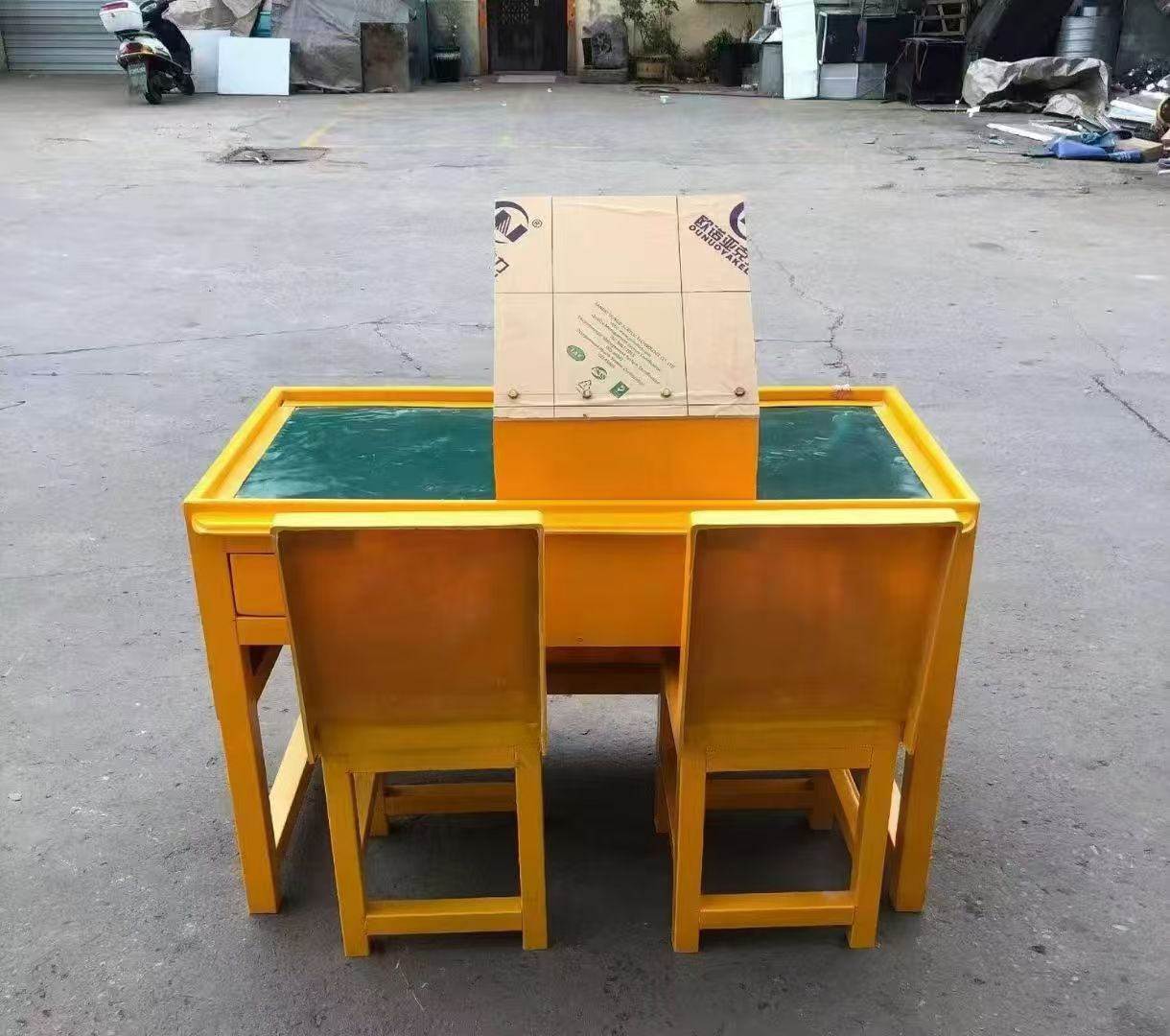 十堰防静电导通桌井下煤矿火工品发放桌：危险品流转的安全守护者